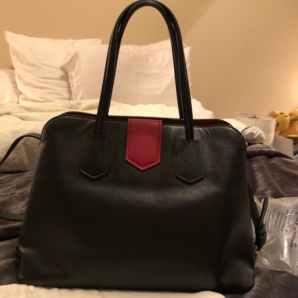 REAL Prada Saffiano Bag - Picture 7 of 8